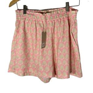 NWT Boutique Pink Floral Scalloped Elastic Waist Remi Shorts Size L